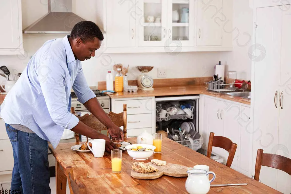 The surprisingly rich psychology of clearing the table